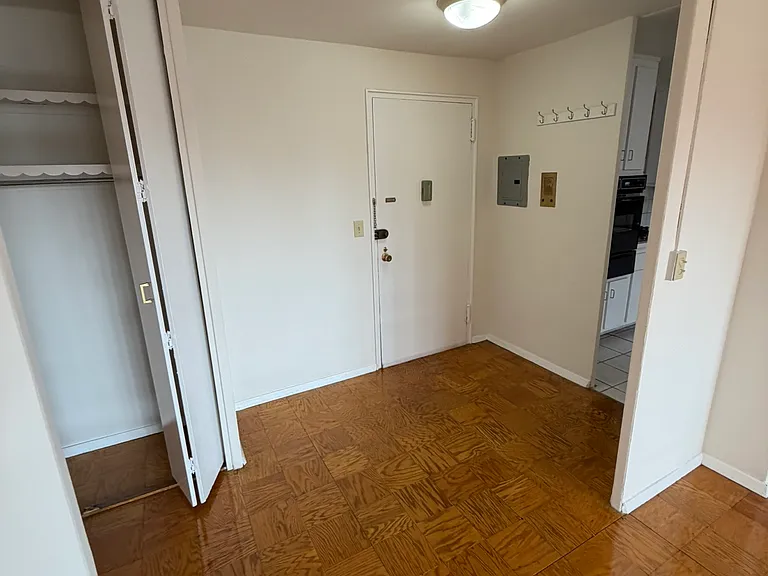 39 E 39th St #2L — Photo 25
