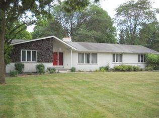 10428 Tanager Trl, Brecksville, OH