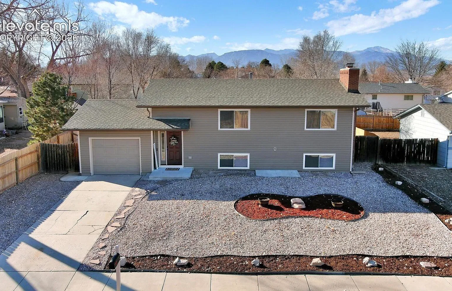 4 bed, 1.0 bath, 1789 sqft, $2,000 — Photo 1