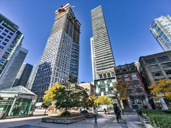 224 King St W #1403, Toronto, ON M5H 0A6