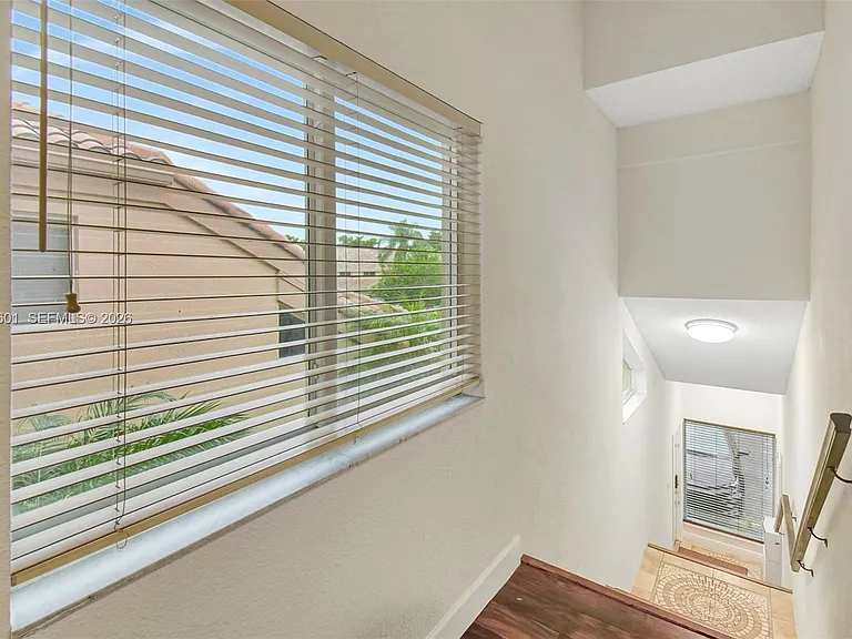 16339 Malibu Dr #22 — Photo 8