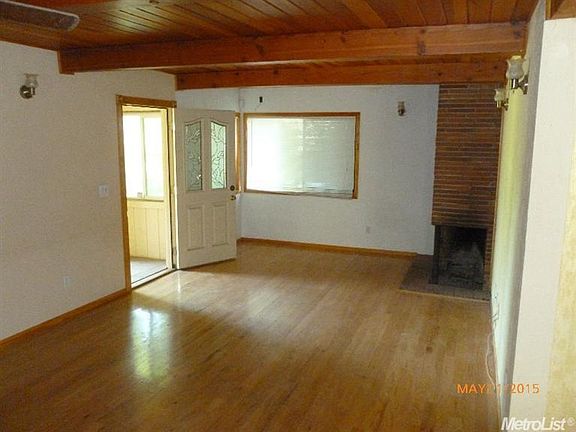 2nd image of 3732 Dayton St