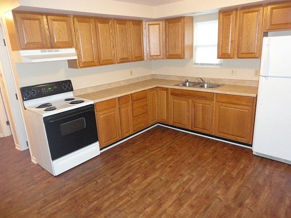 3rd image of 7451 Twin Maple Dr APT 2