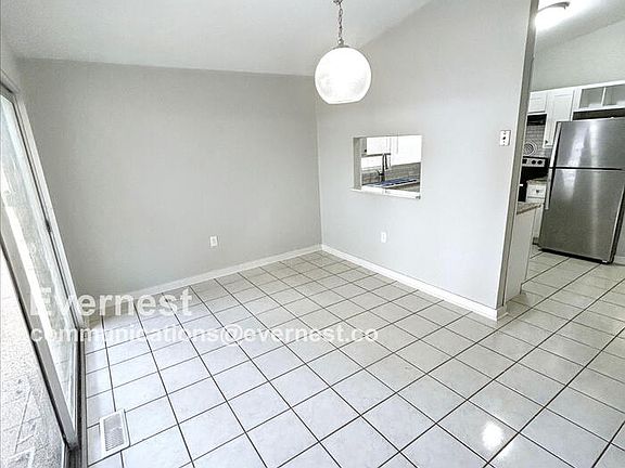 4th image of 1610 Gallant Fox Dr
