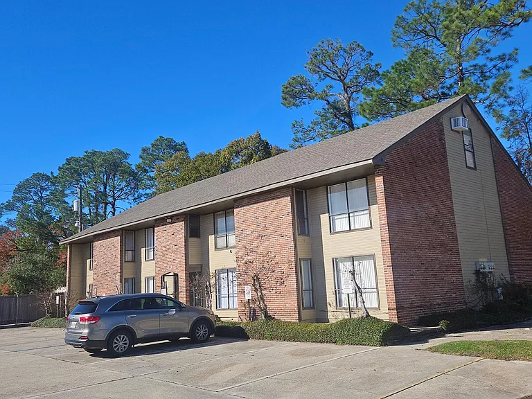 1404 Gause Blvd #6 — Photo 1