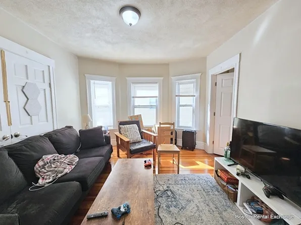 91 Frederick Ave Floor 1, Medford, MA 02155
