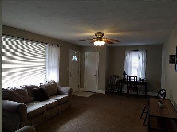 3rd image of 2113 N Ashland Dr