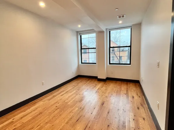 568 Communipaw Avenue image 11 of 25