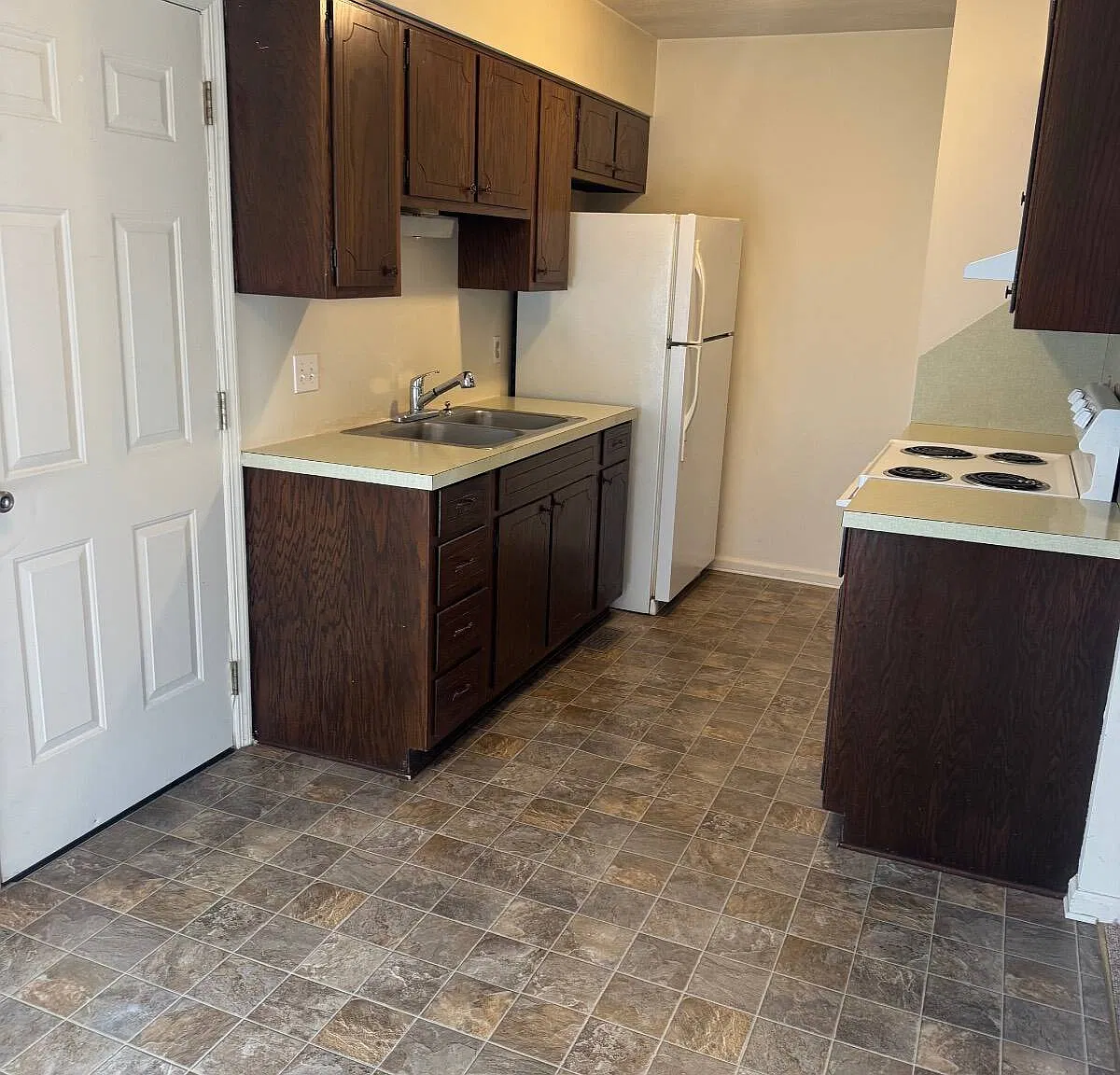 1 bed, 1.0 bath, $500 — Photo 3