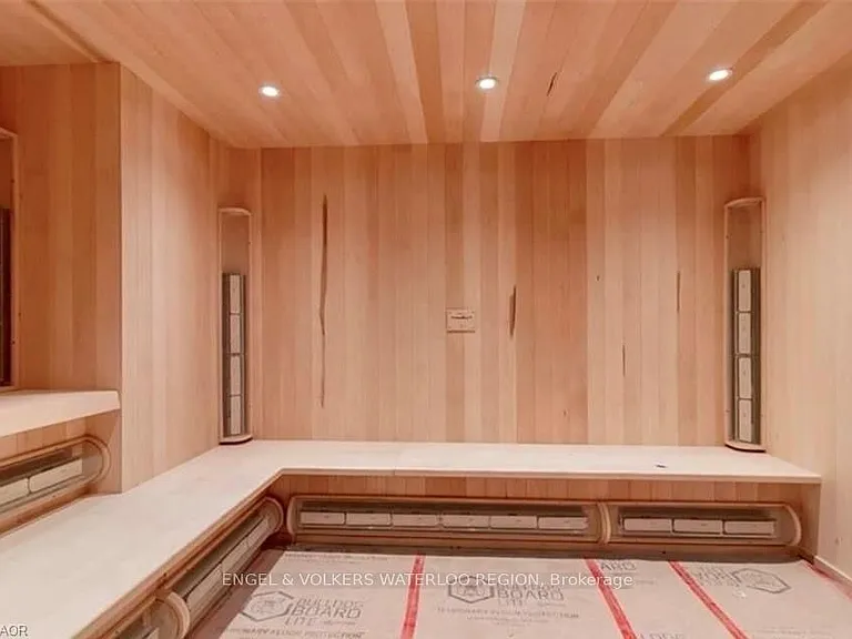 15 Wellington St S #26 — Photo 18