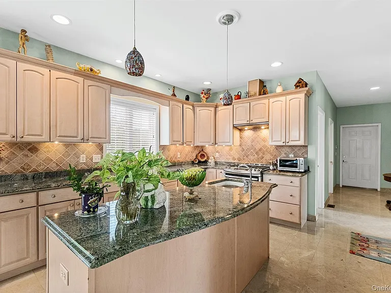 20 Goshen Rd — Photo 16