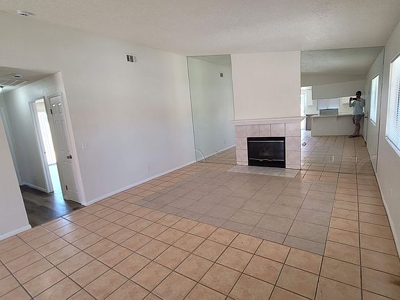 5th image of 16918 Sorrento Ln