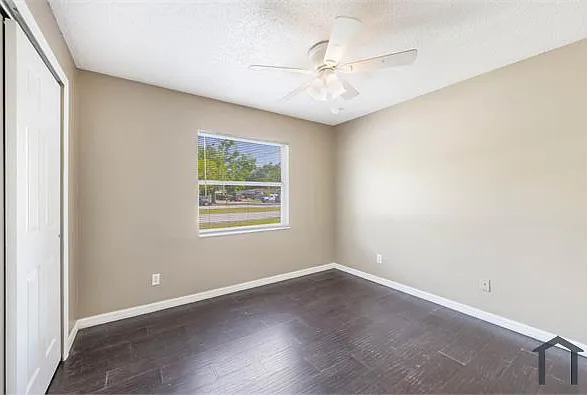 2420 S Lake Ave — Photo 5