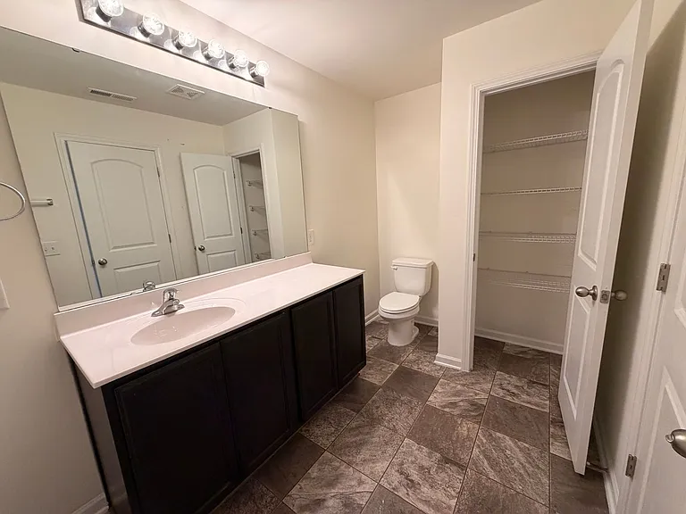 948 Brentwood Park Ln — Photo 38