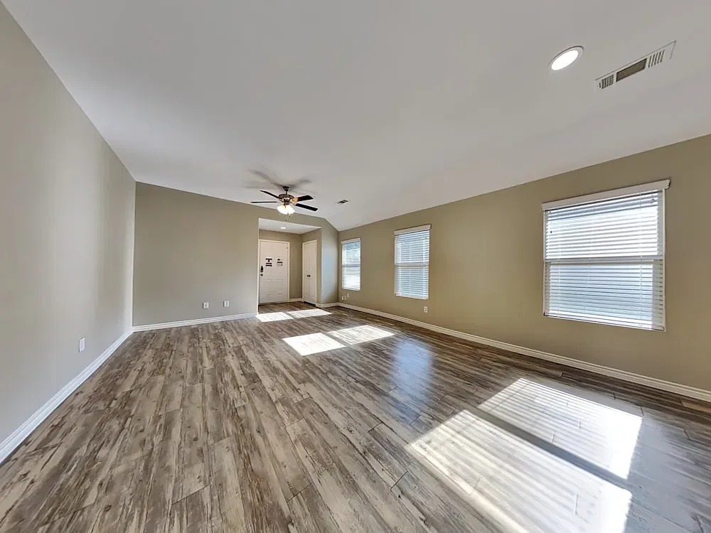 3 bed, 1773 sqft, $1,300 — Photo 1