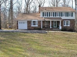 5855 Anthony Dr, Woodbridge, VA 22193