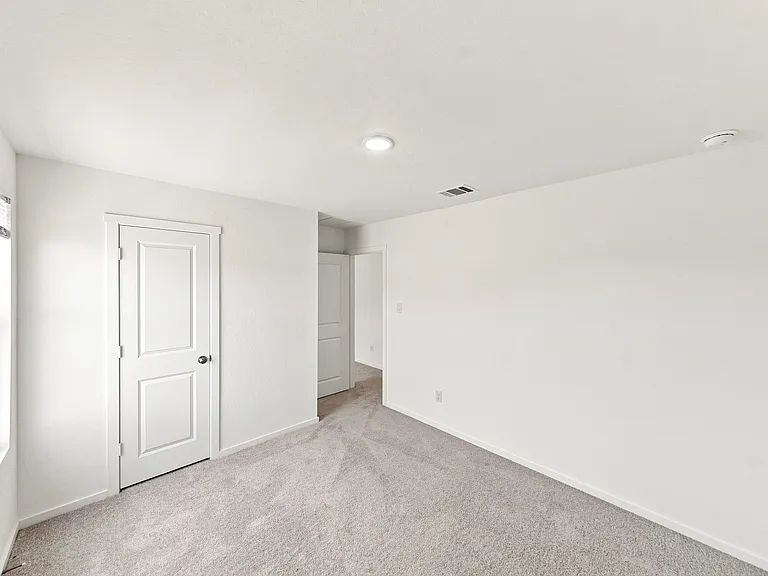 233 Pastar Fls — Photo 28