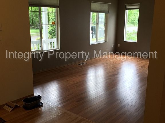 4th image of 2083 Hammond Ave