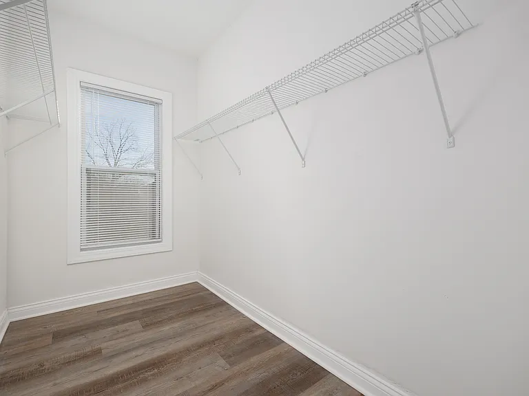 107-109 Midland Ave — Photo 17