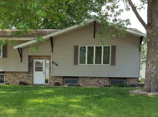 615 22nd Ave, Gilbertville, IA 50634