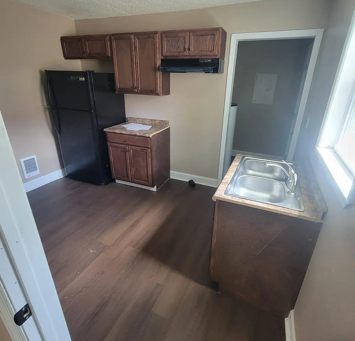 1 bed, 650 sqft, $700 — Photo 2
