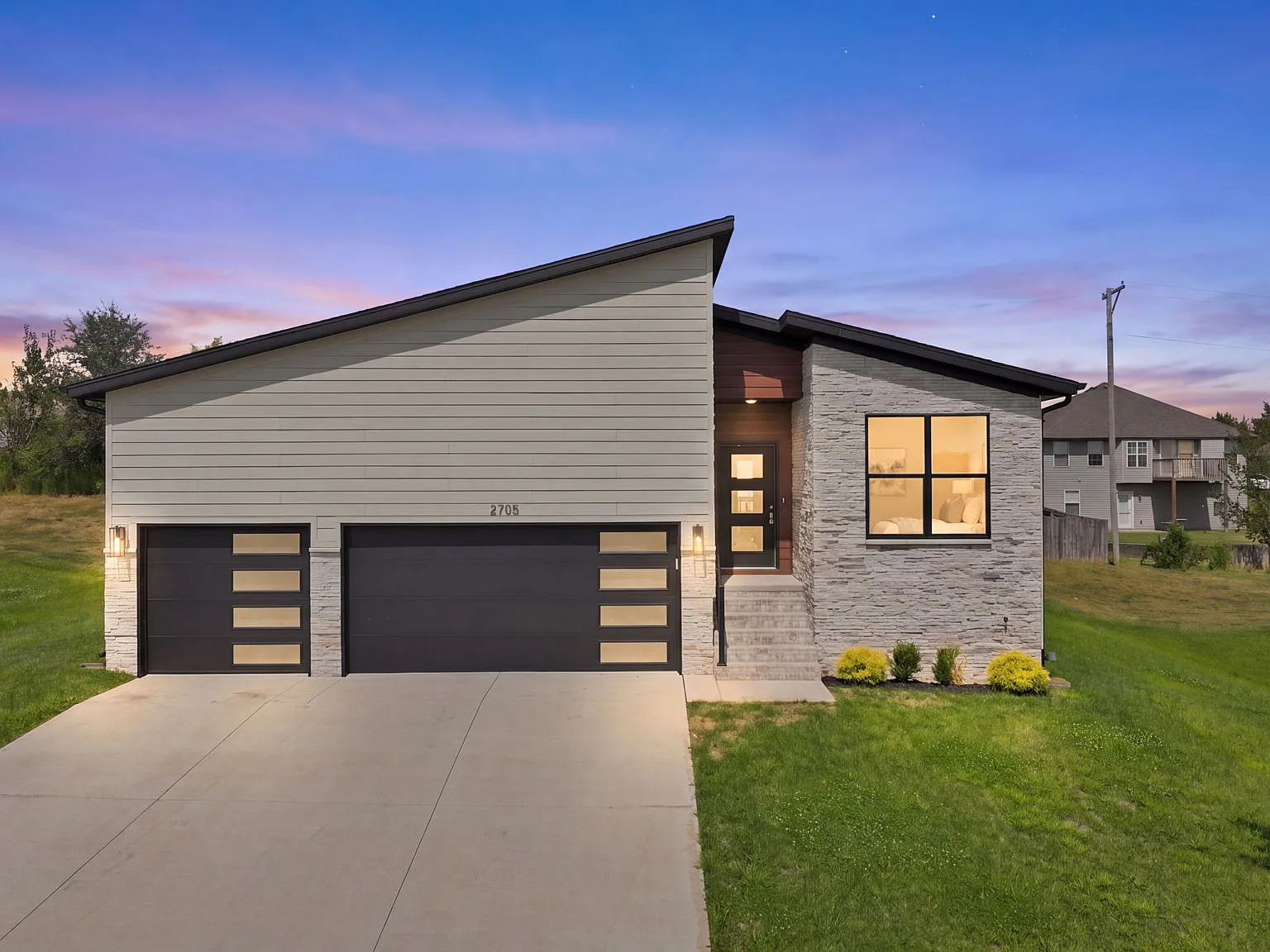 4 bed, 1739 sqft, $2,195 — Photo 4