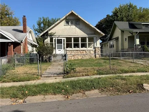 6623 Olive St, Kansas City, MO 64132