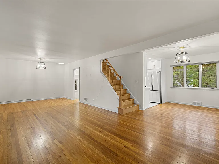 32 Beechwood Rd — Photo 6