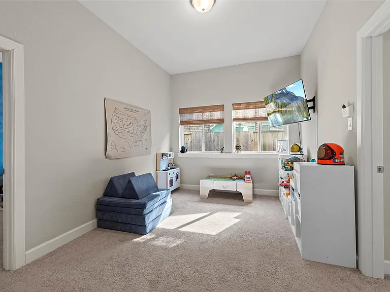 2918 Muhley St — Photo 15
