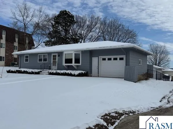 1315 N Washington Ave, Saint Peter, MN 56082