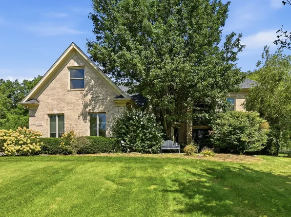2S291 Pine Row Ct, Elburn, IL 60119