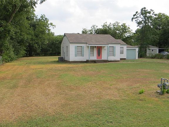 2nd image of 3210 Saint Lo Dr