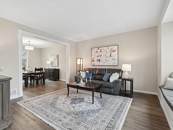 3rd image of 2829 Eagle Valley Cir