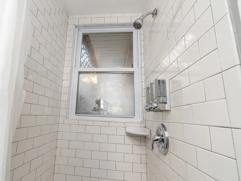 2650 Woodley Pl NW — Photo 15