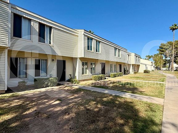 2nd image of 707 E Vaughn Dr
