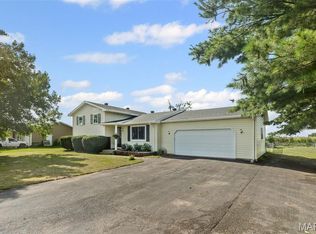 1920 W County Rd, Jerseyville, IL 62052