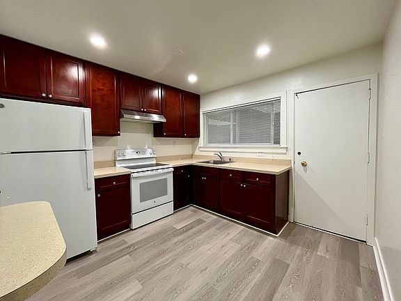 2nd image of 25 1st Ave APT 3