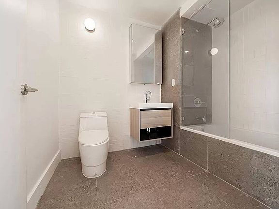 3rd image of 200 Linden Blvd #4D