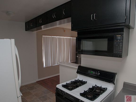 4th image of 4084 Mississippi St
