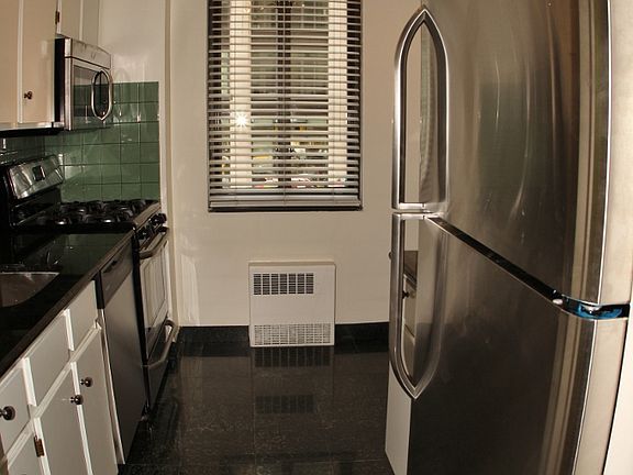 4th image of 407 Park Ave S APT 2A