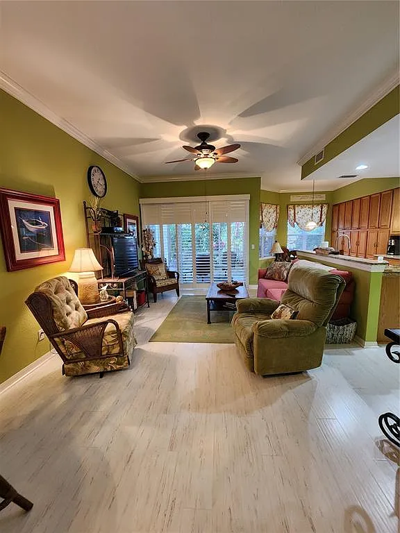 3 bed, 1439 sqft, $4,000 — Photo 3