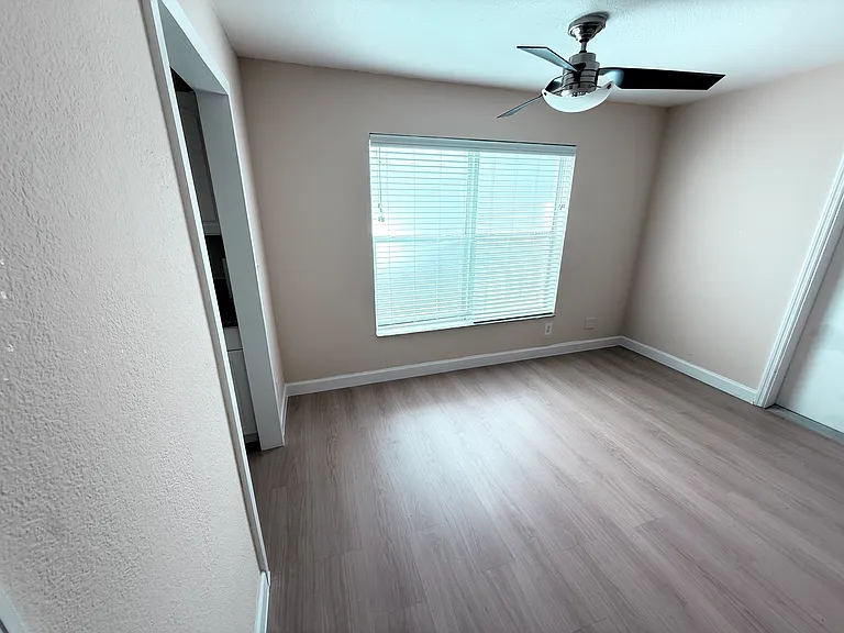 815 Middle River Dr — Photo 9