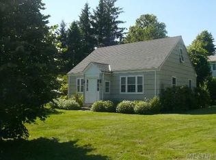 92 Ransom Ave, Sea Cliff, NY 11579