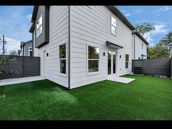 3rd image of 6555 Sealey St