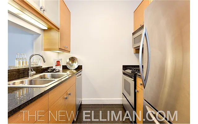 Rented by Douglas Elliman | media 33
