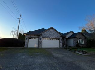 3040 Grand Cayman Dr, Eugene, OR 97408