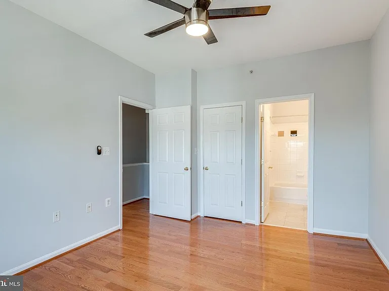 21800 Dragons Green Sq — Photo 13