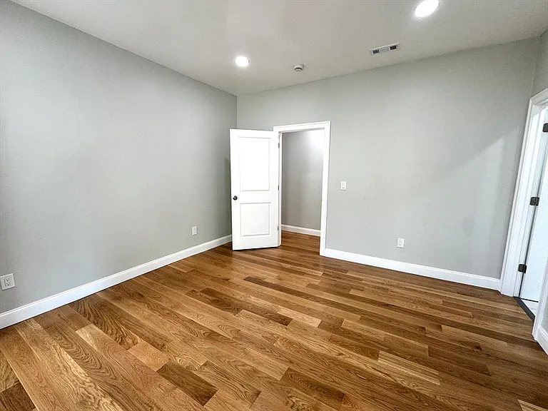 56 Pinckney St #1 — Photo 6