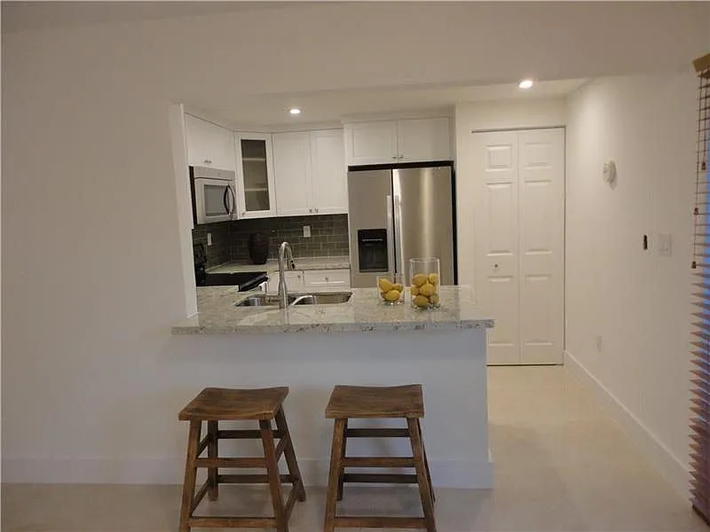 3 bed, 1192 sqft, $2,850 — Photo 4