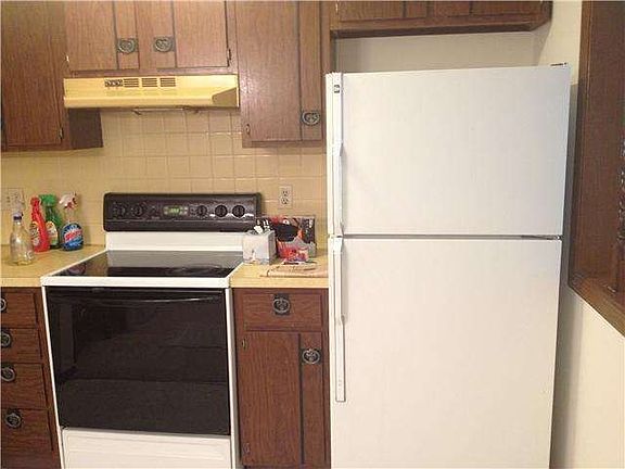 2nd image of 112A Foxberry Dr